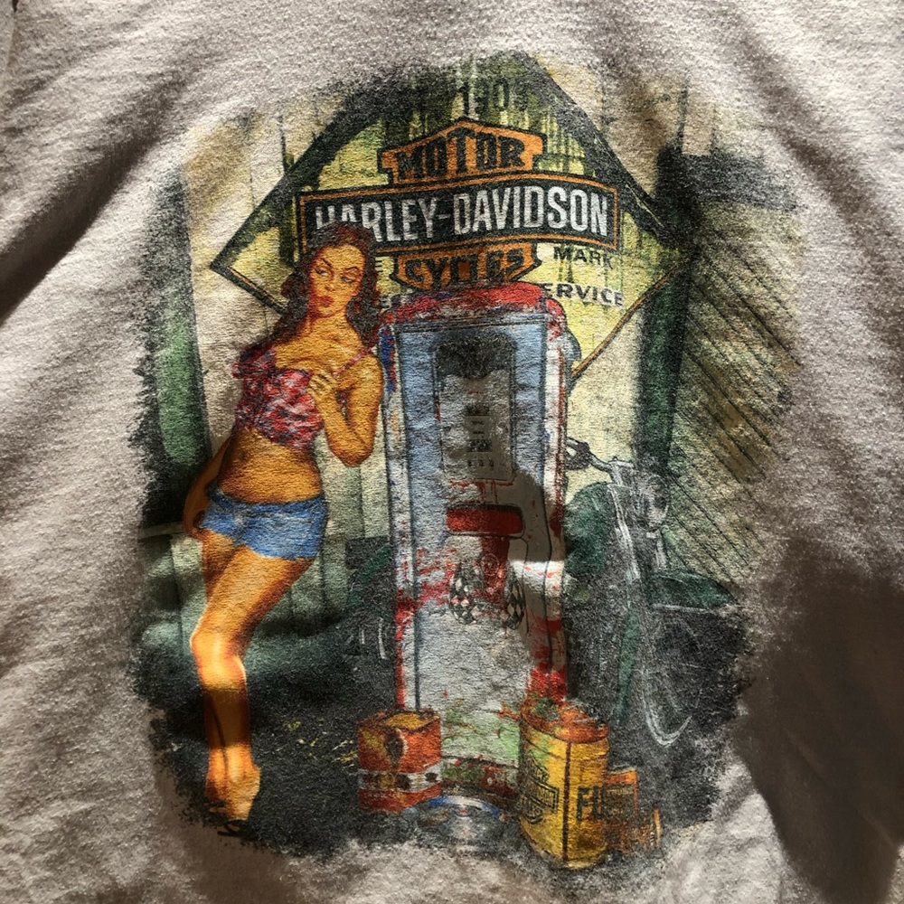 Harley Davidson men’s T shirt XL.